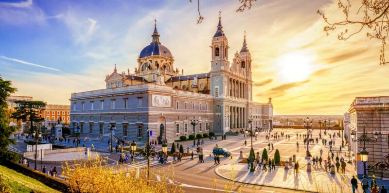 Madrid: Walking tour of Barrio de las Letras and Madrid de los Austrias - Practical Details: Meeting Point, Group Size, and Cancellation Policy