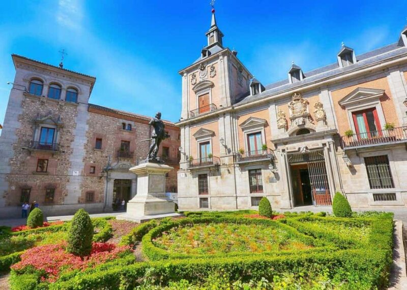 Madrid Walking Tour: Sol, Plaza Mayor,Royal Palace, Gran Via - Key Points