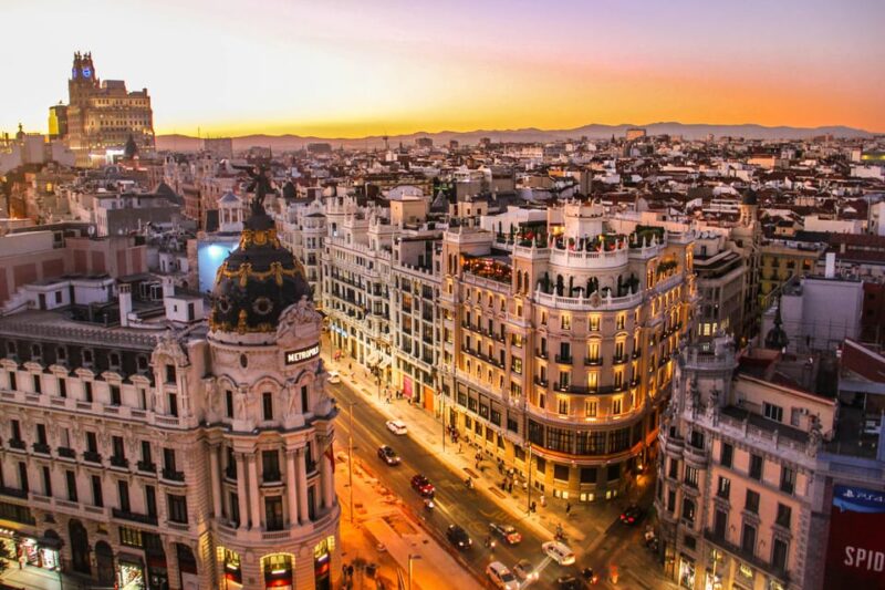 Madrid: Welcome to Madrid Guided Walking Tour in English - Discovering the Architectural Charm of Plaza de la Villa and Plaza Mayor