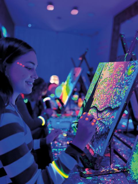 Madrid: Wine Gogh Glow Academy Paint and Sip Classes - Who Will Find This Tour Most Enjoyable