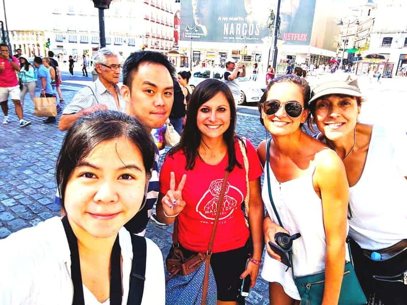 Madrid Wine Tasting, Flamenco Class and Trendy Bar - Tasting 4 Spanish Wines and Pairing with Tapas