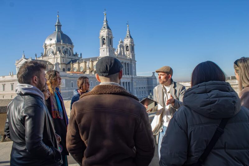 Madrid's Iconic Tapas, Taverns & History Experience - Visiting Iconic Taverns with Deep Roots