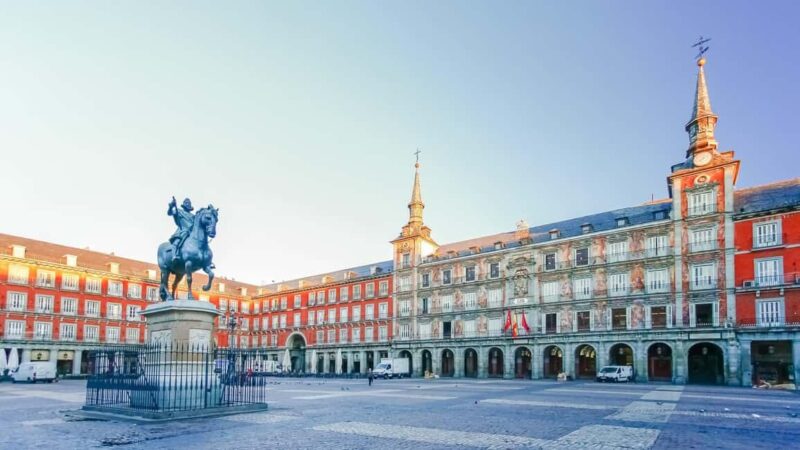 Madrid's Must-Sees + Lunch/Dinner (Private Tour) - From Plaza Puerta del Sol to the Temple of Debod