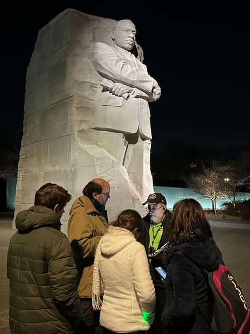 Magic LED Monuments Night Tour- Free snacks, LED Bracelets - Comparing with Similar DC Night Tours