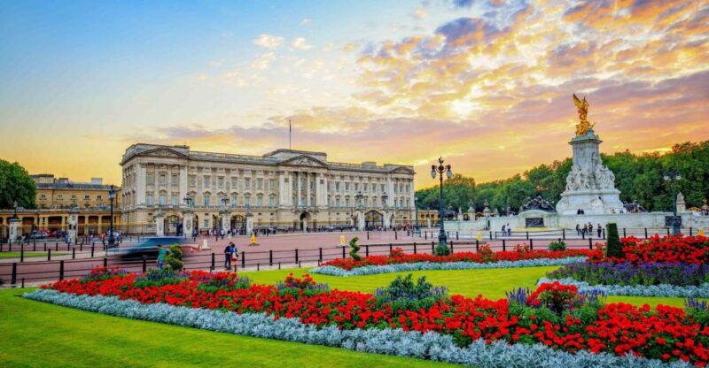 Magic of London Tour with Afternoon Tea at Harrods - Key Points