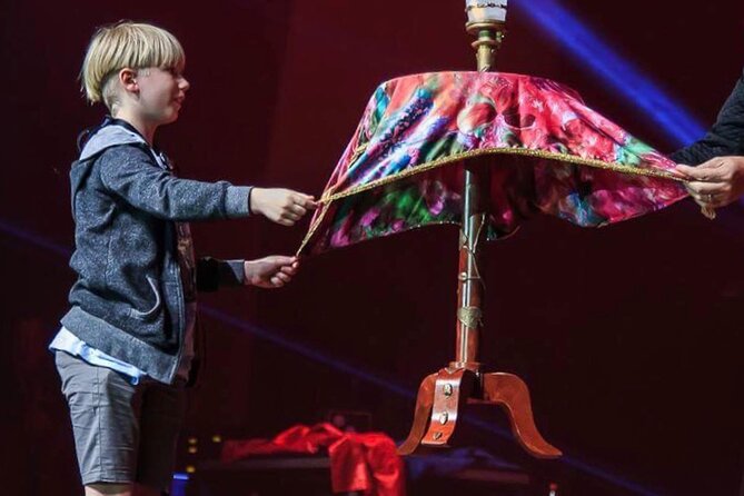 Magic Up Close Early Show at Las Vegas Magic Theater - Included Perks: Popcorn and Soft Drinks