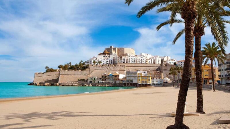 Magic World Oropesa: Peñíscola Excursion - Admire Gothic-Baroque Architecture at the Parish Church