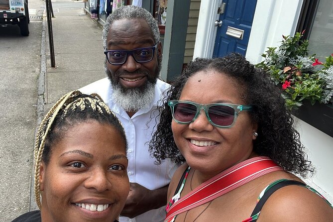 Magical Montreal Scavenger Hunt - Meta Description: Discover Montreal with the Magical Montreal Scavenger Hunt, a 2-hour interactive adventure featuring a live remote guide, creative clues, and fun challenges for $27.