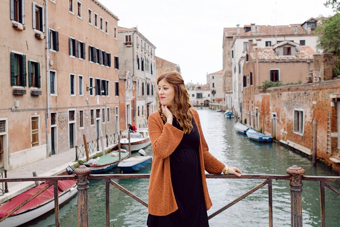 Magical Portraits in Venice - Rialto Bridge: The Perfect Finale for Your Photo Session