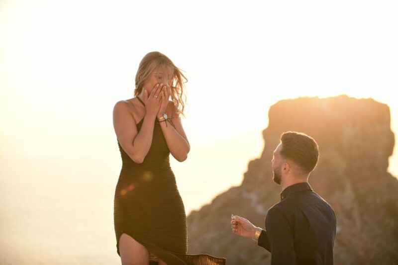 Magical Proposal Photoshoot in Santorini - What the 1-Hour Photoshoot Includes