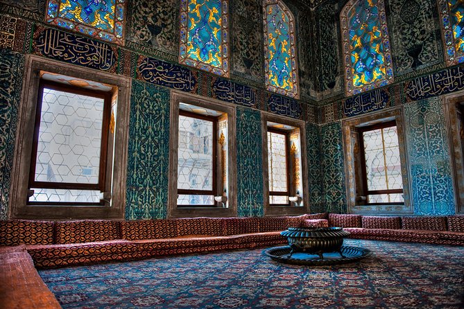 Magical Sights of Istanbul Private Walking Tour - Discovering Topkapi Palace’s Royal Elegance