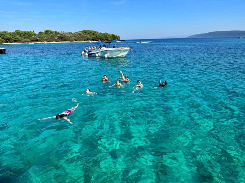 Magnific blue lagoon,speed boat towels included - Frequently Asked Questions