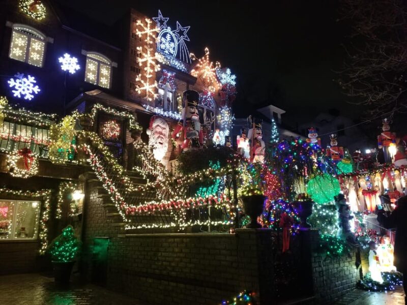 Magnificent Christmas Lights Tour of Dyker Heights Brooklyn - Booking, Cancellation, and Accessibility