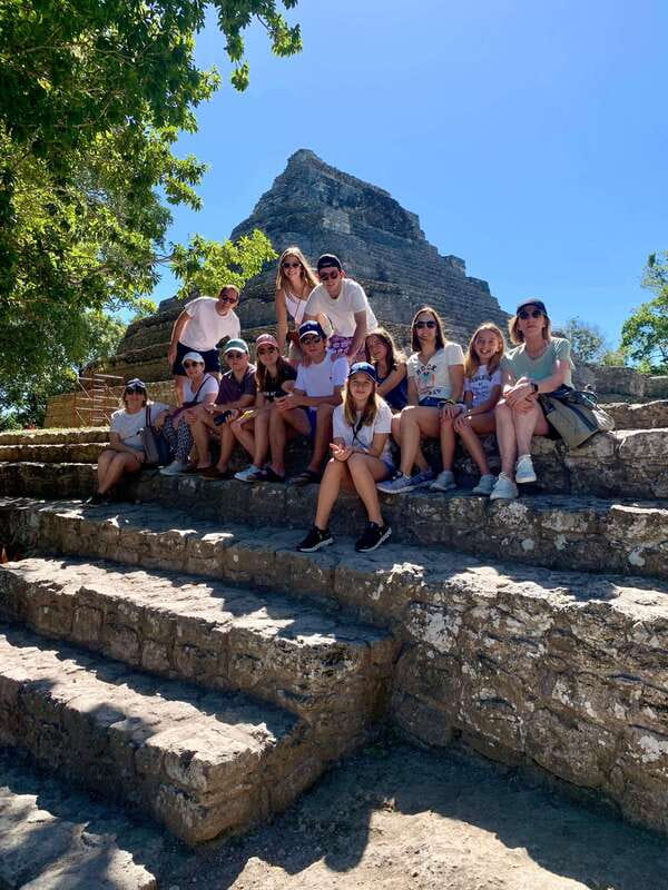 Mahahual: Chacchoben Mayan Ruins Tour - Visiting the Mahahual Lighthouse and Learning Its History