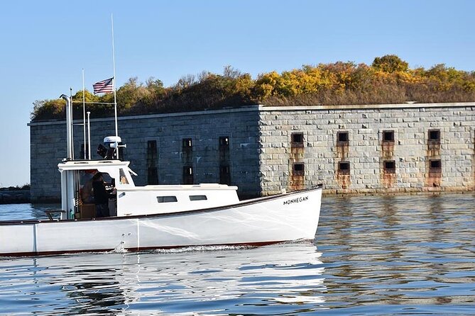 Maine Fall Foliage Private Lobster Boat Cruise with Local Drinks - Navigating Rocky Outcroppings: Ram Island and Cushing Island