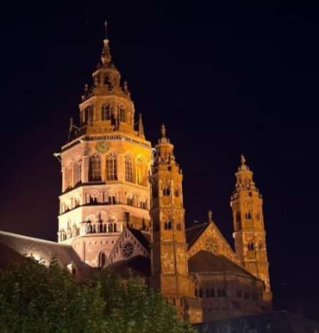 Mainz: guided evening tour of the Rhine riverbank/old town in German and English - Discover Mainz in the Evening at an Attractive Price