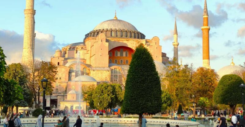 Majestic Istanbul Tour and Bosphorus Sunset Yacht Cruise - Discover Istanbul’s Most Iconic Landmarks and a Luxurious Sunset Cruise