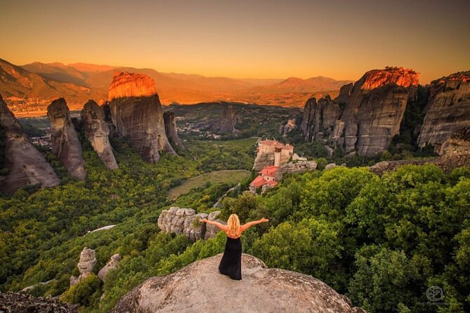 Majestic Sunset Meteora Tour with Local Guide - The Guide and the Experience of the Sunset