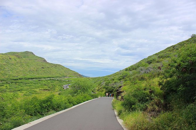 Makapuu Lighthouse Trail and Shuttle Service - The Coastal Views and Whale Sightings in Winter