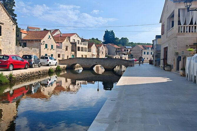 Makarska: 3-Island Golden Horn and Blue Lagoon Speedboat Tour - Highlights of the Stops and Locations