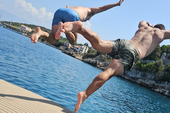 Makarska: 4-Island Speedboat Tour - town Hvar & Pakleni Islands - Swimming at Sveti Klement: Calm and Secluded