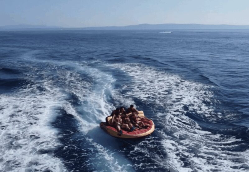 Makarska: Water sports , Water Tubing - MPL Nautika - Makarskas Water Tubing Adventure with MPL Nautika