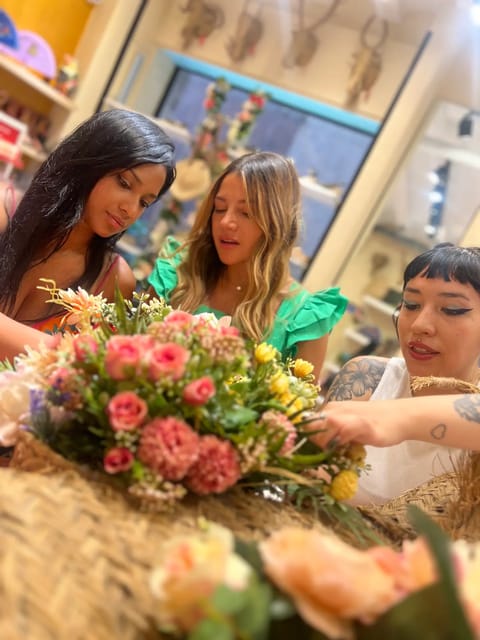 Make a traditional "tocado" sevillano - Making Your Own Traditional Tocado Sevillano in Seville