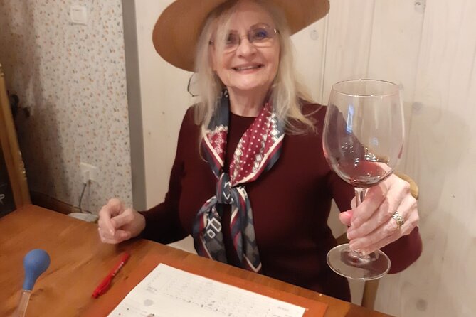 Make your bland bottle and cork Your wine in center of Florence - Key Points