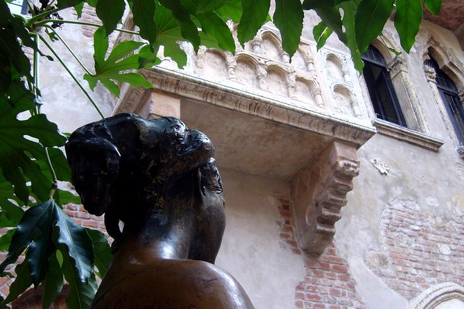 Make your Romantic Proposal in the City of Love - Key Points