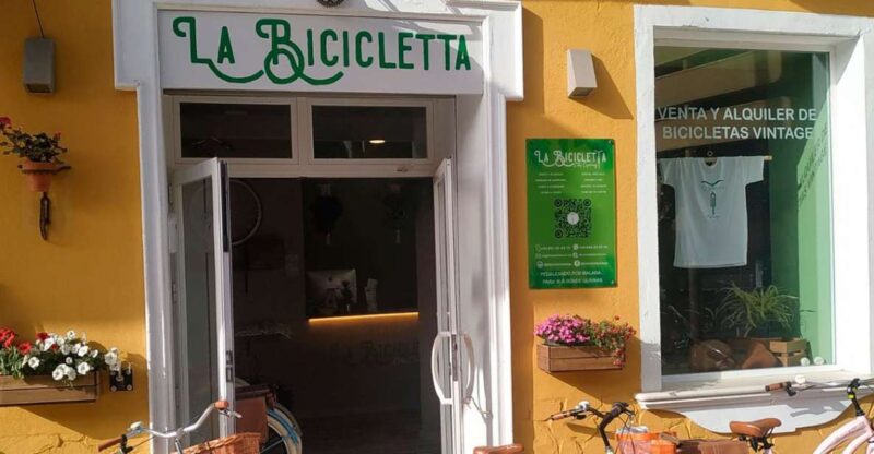 Malaga: Bike Rental for City Discovery Route & Beaches - Explore Malaga with a Self-Guided Bike Rental for Just $14