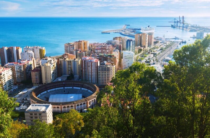 Malaga: Capture the most Photogenic Spots with a Local - Exploring Malagas Iconic and Hidden Landmarks