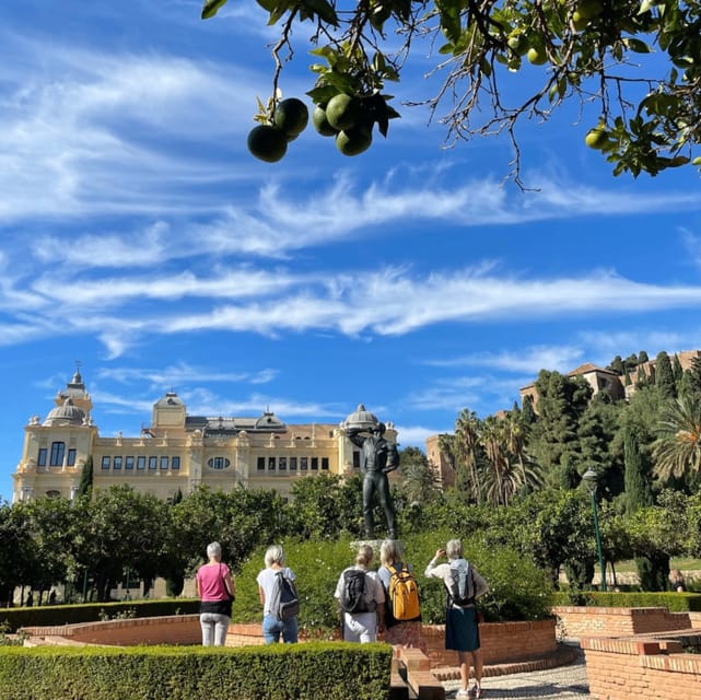 Malaga: Castle Hill and Fisherman Village E-Bike Tour - Exploring Muelle Uno and the Modern Port Area