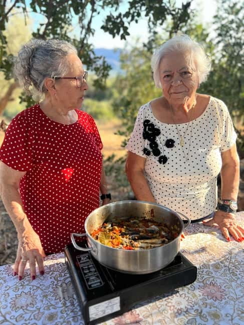 Malaga: Farm-to-Table Tasting Experience with Abuela/Nonna - The Setting and Atmosphere of the Tasting Locations