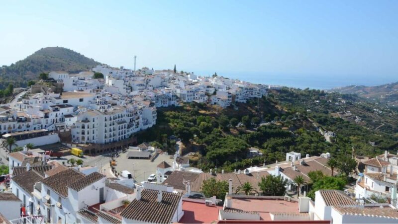 Malaga: Frigiliana & Nerja Tour with Local Product Tastings - Local Product Tastings and Market Visit