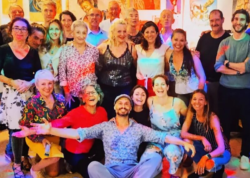 Malaga: Group Argentine Tango Experience + Wine + Mini Show - Key Points