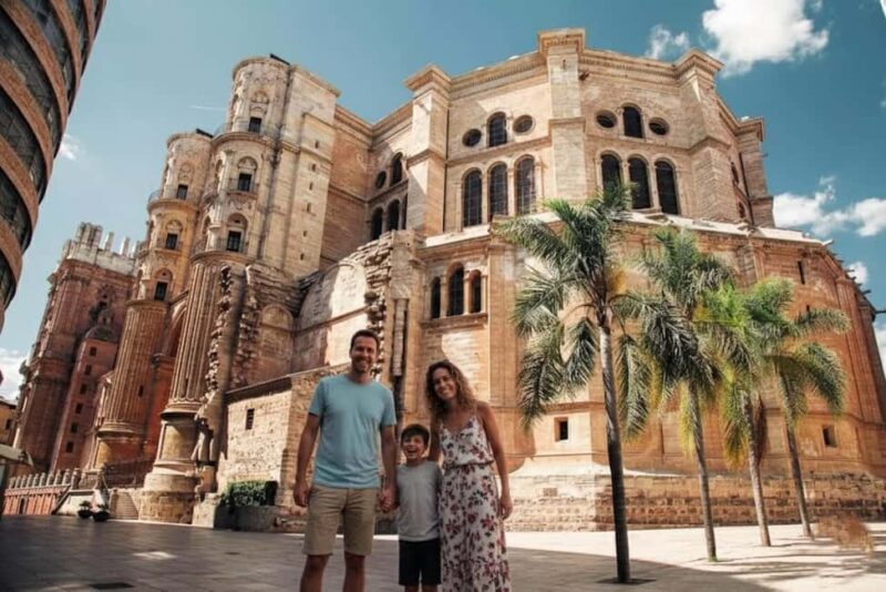 Málaga: Insta-Perfect Walking Tour with a Local Guide - Key Points