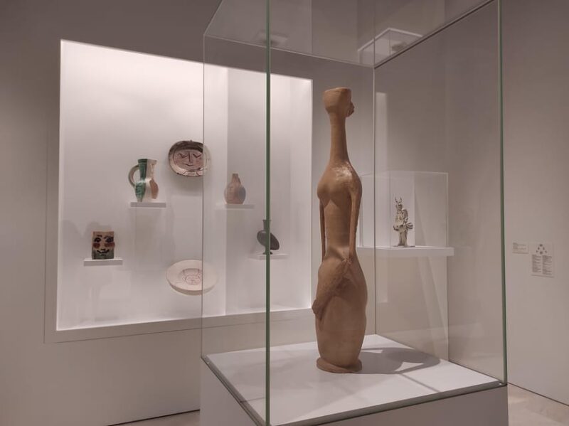 Malaga: Old Tour Walking Tour w/Cathedral & Picasso Museum - Visiting Malaga Cathedral: "La Manquita" and Its Artistic Marvels