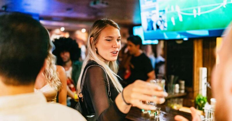 Malaga: Pubs and Clubs Crawl - Malaga: Pubs and Clubs Crawl – A Fun Night Out in the City Center