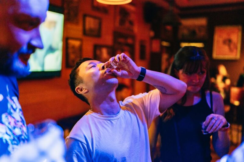 Malaga: Pubs and Clubs Crawl - Meeting New People and Nightlife Energy