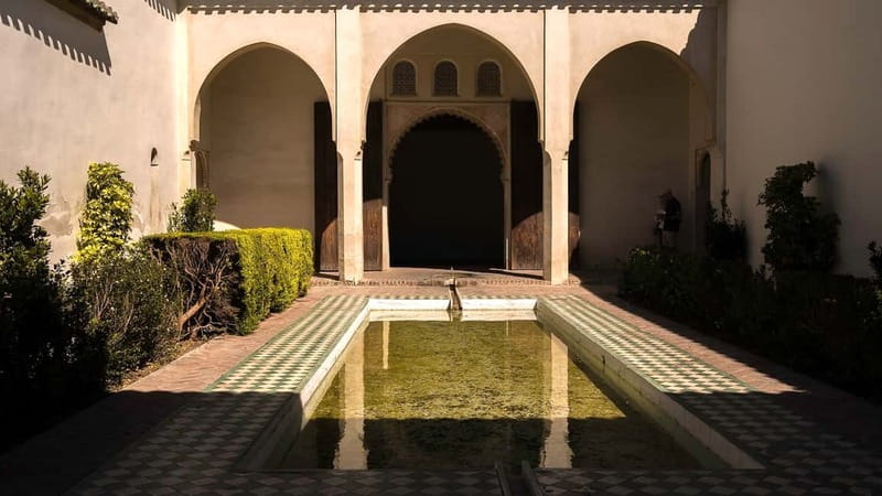 Málaga: Roman Theatre and Alcazaba Guided Tour - Climbing the Walls of the Fortress for Panoramic Views