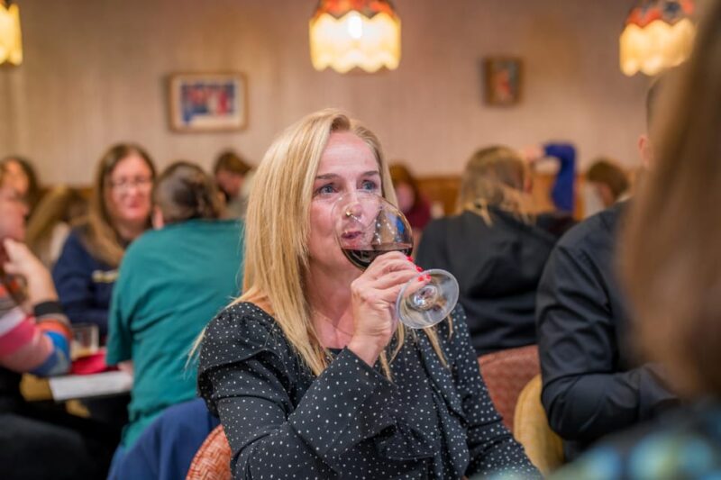 Malaga: Show and Food at Alegría Flamenco and Restaurant - Practical Details: Meeting Point, Accessibility, and Timing