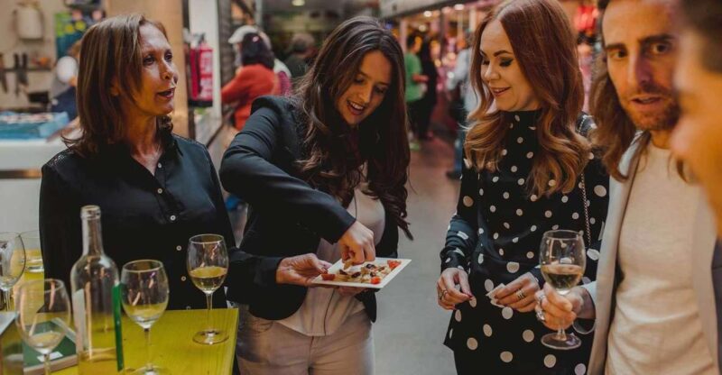 Malaga: Tapas Crawl - Sample Up to 10 Delicious Tapas at Each Bar