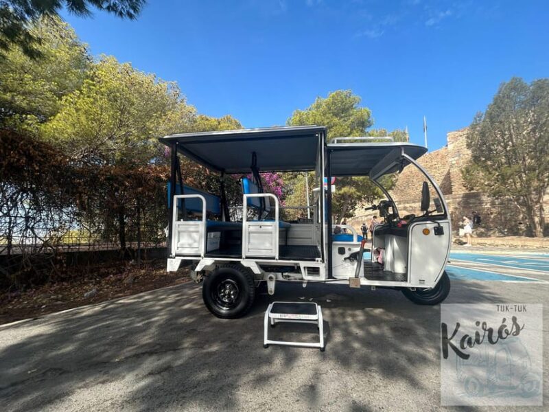 Malaga: Tuk tuk tour - Knowledgeable Guides Who Make Local Stories Come Alive