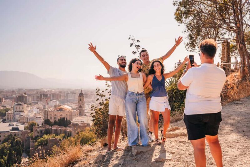 Málaga: Tuktuk Tour with Views and Espeto de Sardinas - Key Points