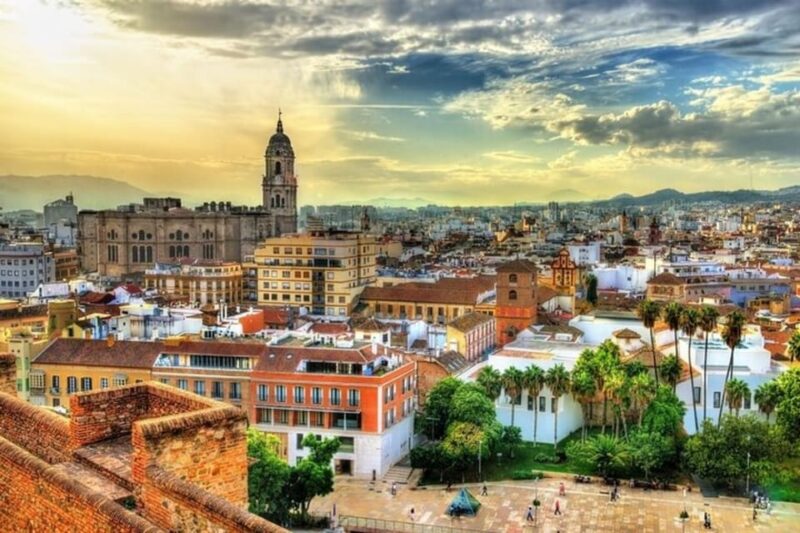 Malaga: Walking Tour of Must-See Attractions - Key Points