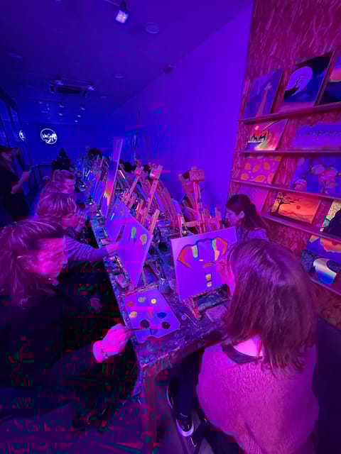 Málaga: Wine Gogh Glow Academy Paint and Sip Class - Málaga: Wine Gogh Glow Academy Paint and Sip Class — A Creative Wine Tasting Experience