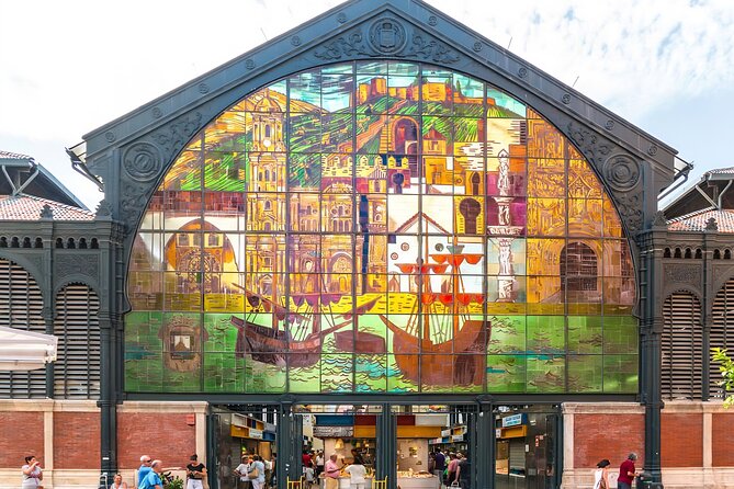 Málagas Historic Heart: A Cultural Walking Tour - Practical Details: Meeting Point and Accessibility