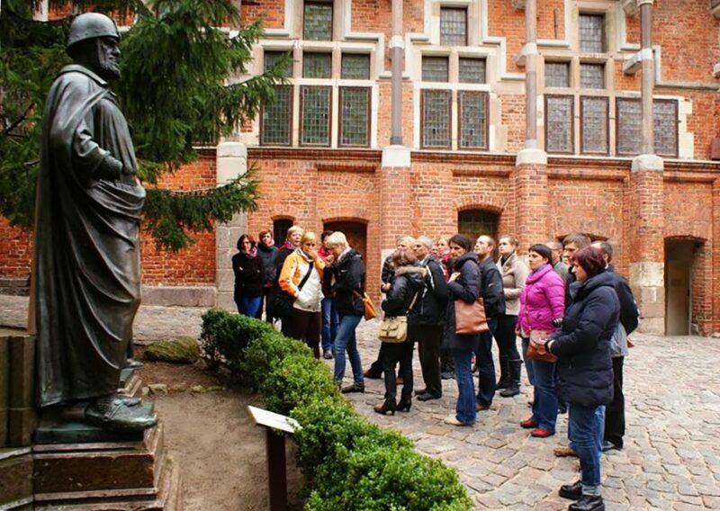 Malbork Castle Half Day Private Tour - Key Points