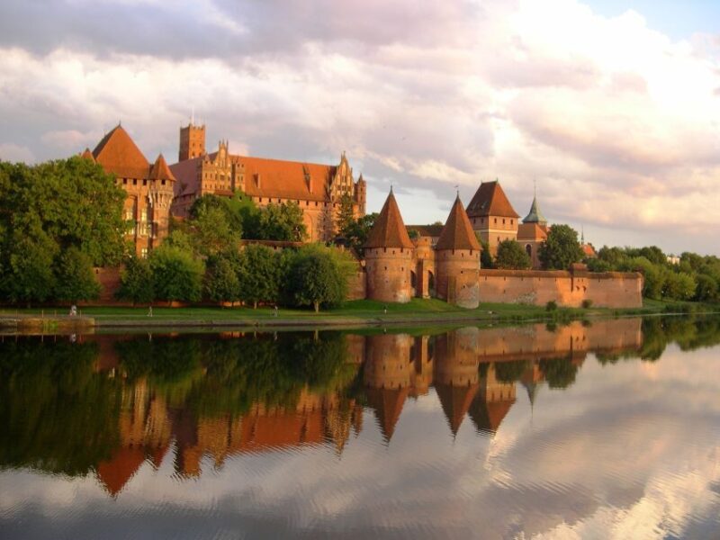Malbork Castle Tour: 6-Hour Private Tour - Inside Malbork Castle: Architecture and Layout