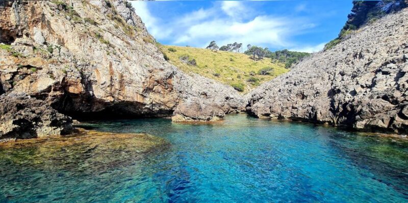 Mallorca Alcudia: Jack Sparrow Cave Jet Ski Tour - Exploring Alcudia Bay on a Jet Ski